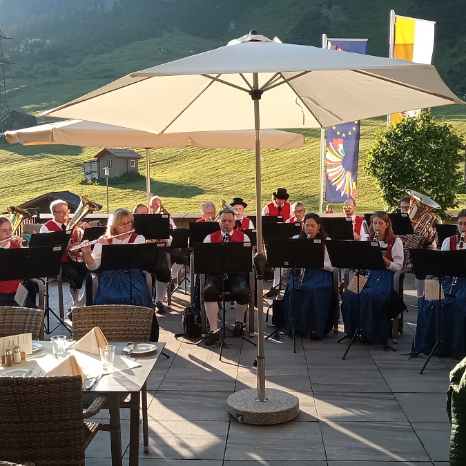 Dämmerschoppen Aprés Post Hotel